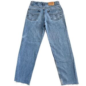 Vintage 2002 Levi’s 550 Relaxed Fit Jeans Raw Hem Size 32
